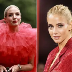 Blondynki w czerwieni: inspiracje na makijaż do czerwonej sukienki. Dwie kobiety w odcieniach czerwieni, obie z blond włosami.