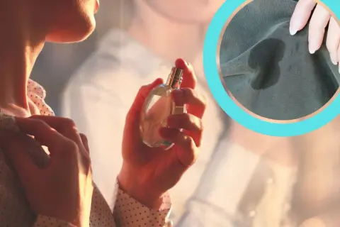Kobieta aplikuje perfumy, a na tkaninie widoczne są ciemne plamy po perfumach.