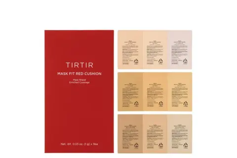 Tirtir Mask Fit Red Cushion w opakowaniu i próbkach. Zestaw zawiera 9 próbek podkładu w różnych odcieniach.