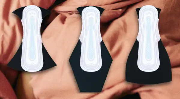 Trzy czarne majtki menstruacyjne z wkładkami, pokazujące, jak prać majtki menstruacyjne.