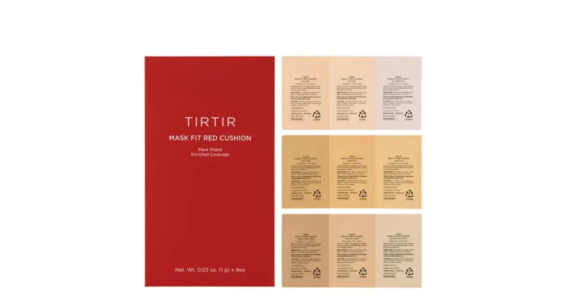 Tirtir Mask Fit Red Cushion w opakowaniu i próbkach. Zestaw zawiera 9 próbek podkładu w różnych odcieniach.