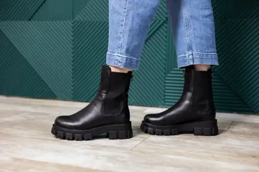 Buty do spodni 3/4 - Jak wydłużyć nogi i uniknąć błędów?